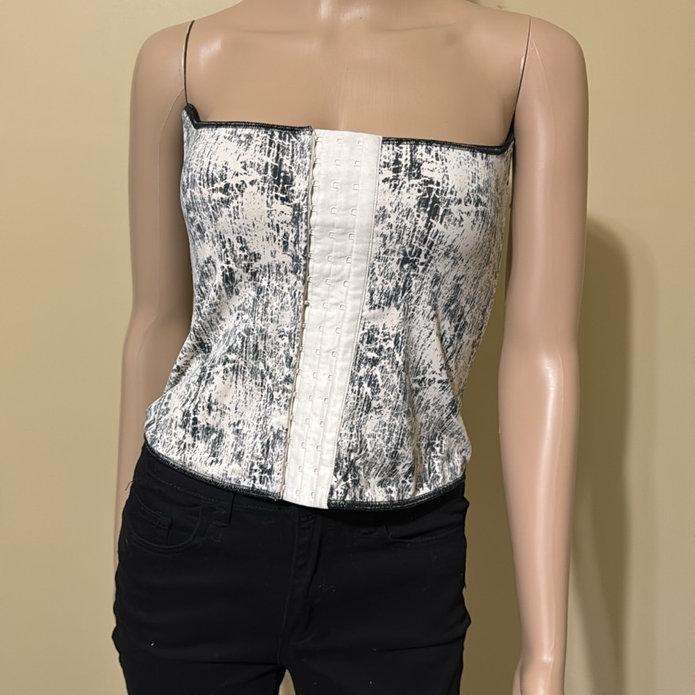 Leonisa Waist trainer Shapewear Women’s size Large Black & White